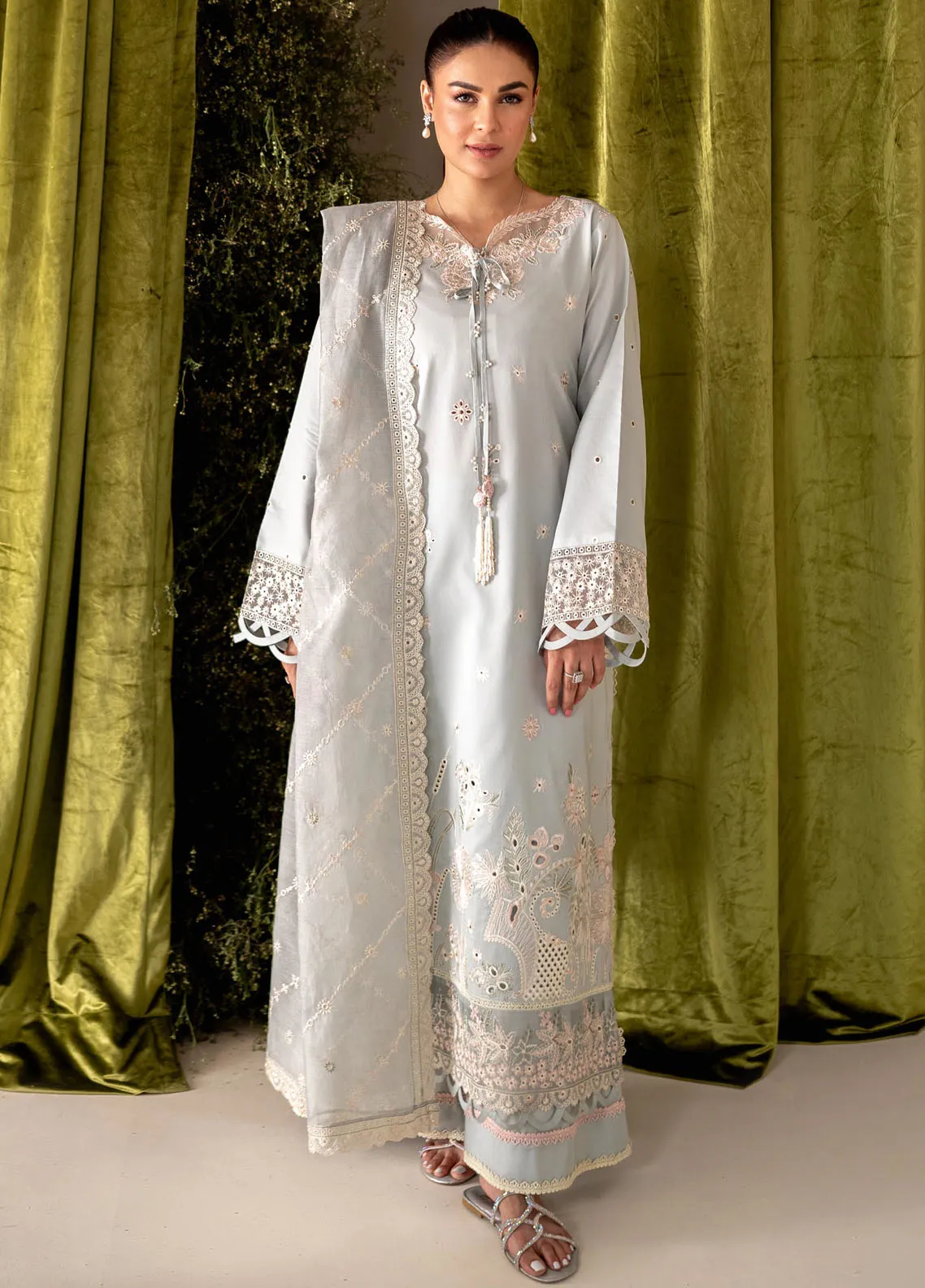 Meena Kumari By Aabyaan Embroidered Chikankari Lawn 3pc Suits Unstitched AB-08 Mahjabeen