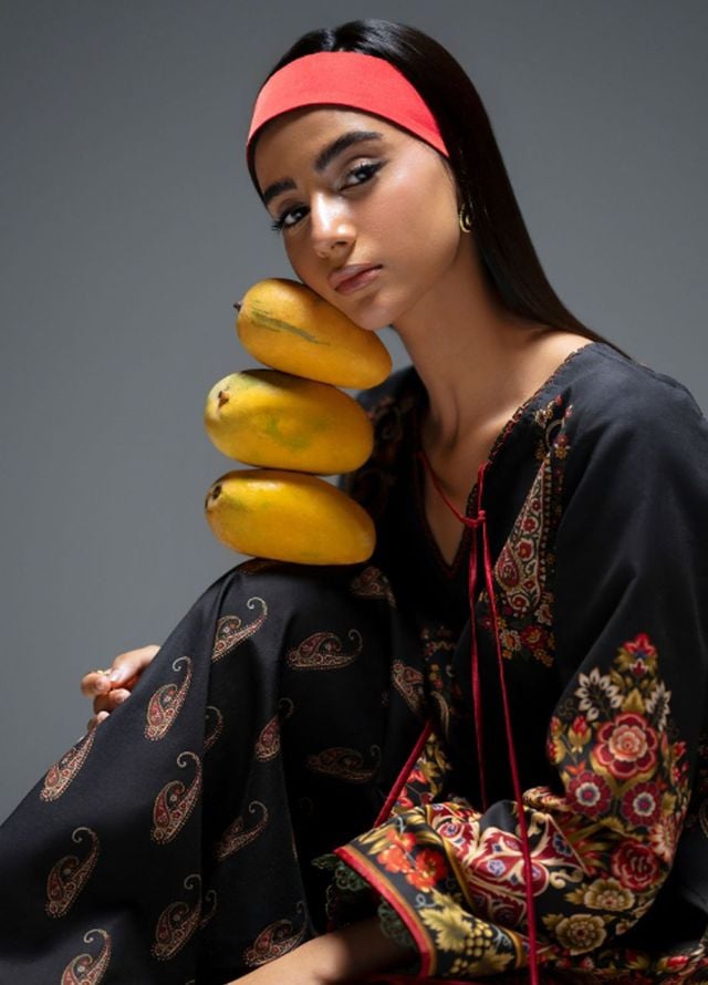 Joolie Prints by Saira Rizwan Printed Cambric Suits Unstitched 3 Piece SR25JP JPU25-01 Drama Queen - Summer Collection