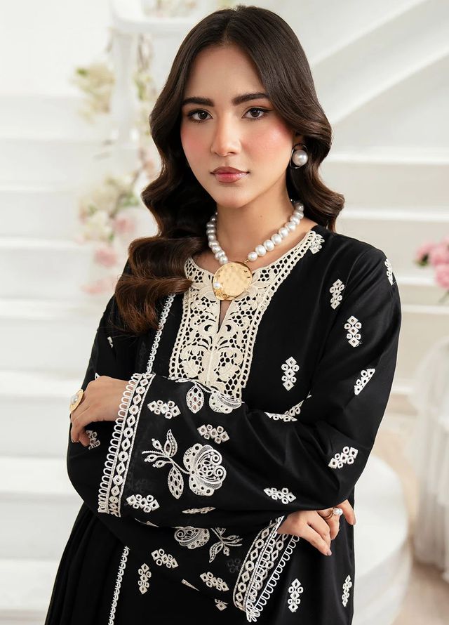 Kiana by Imrozia Pret Embroidered Lawn 3 Piece Suit SP-86