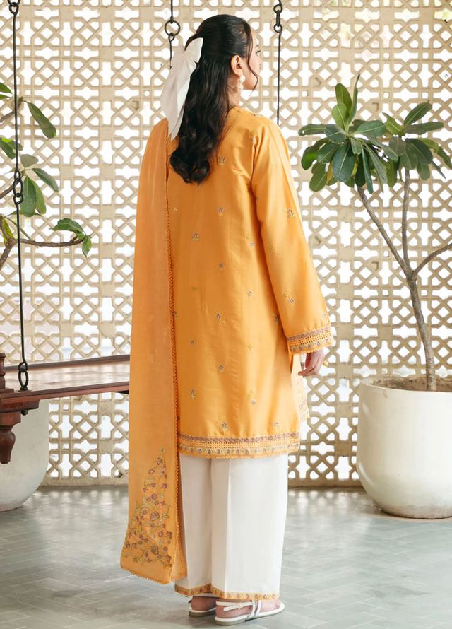 Mannat Clothing Pret Embroidered Lawn 3 Piece Suit Daffodil