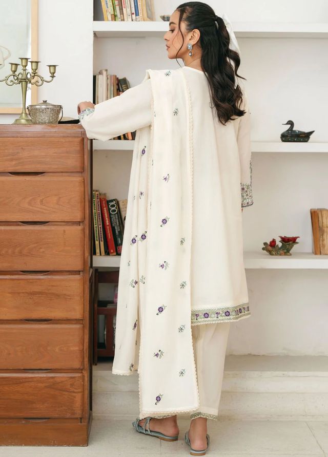 Mannat Clothing Pret Embroidered Lawn 3 Piece Suit Rumi