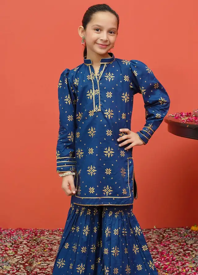 Modest Pret Printed Cambric 3 Piece Suit 8555