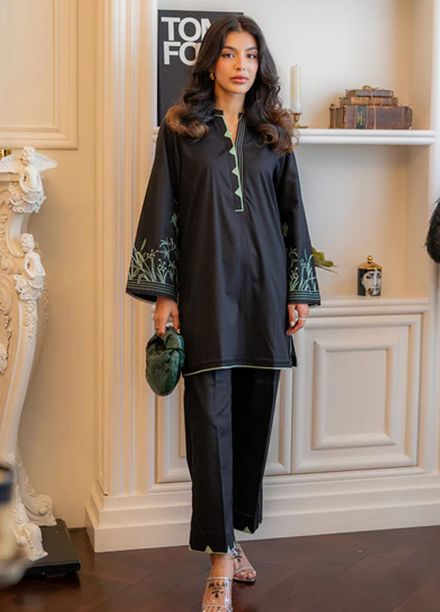 Sahar Pret Embroidered Cambric 2 Piece Suit Black Reign
