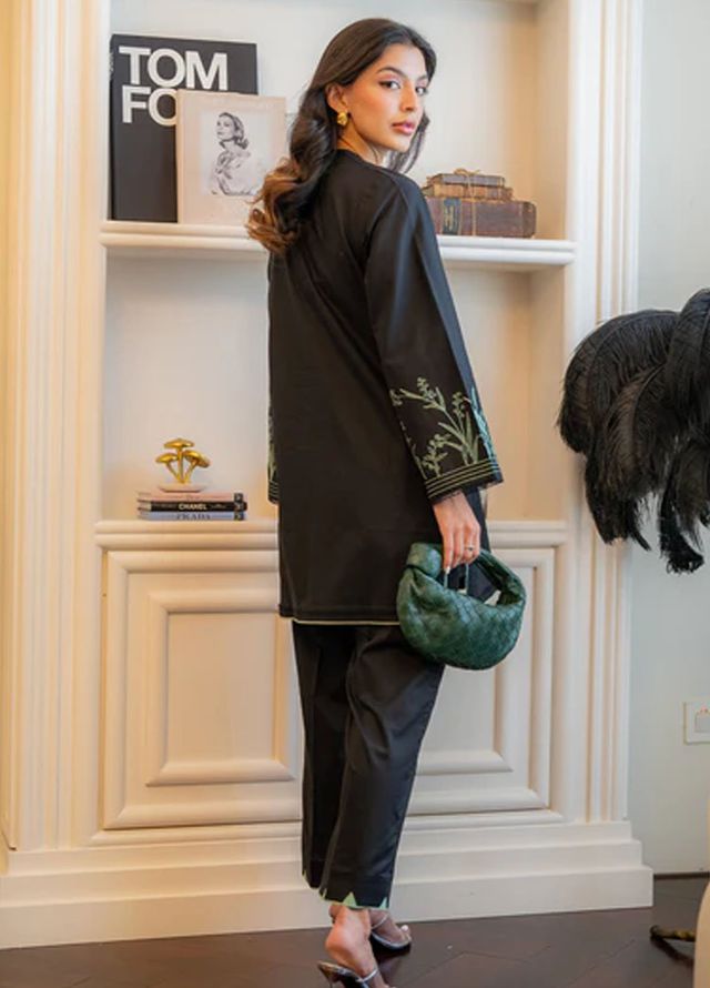 Sahar Pret Embroidered Cambric 2 Piece Suit Black Reign