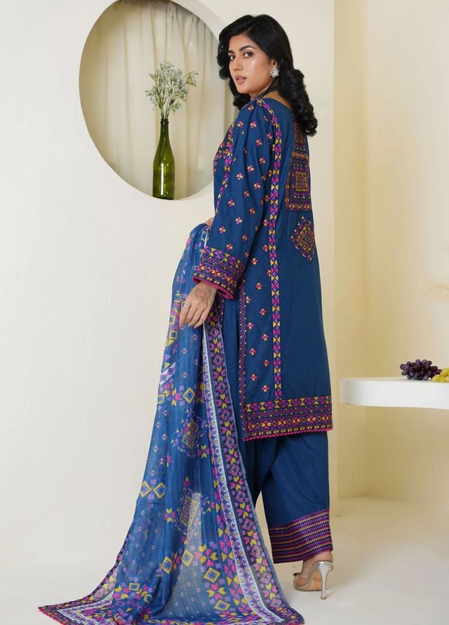 Threads And Weaves Pret Embroidered Lawn 3 Piece Suit RTWL25202