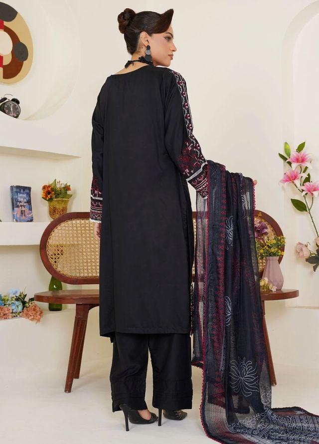 Threads And Weaves Pret Embroidered Lawn 3 Piece Suit RTWL25204