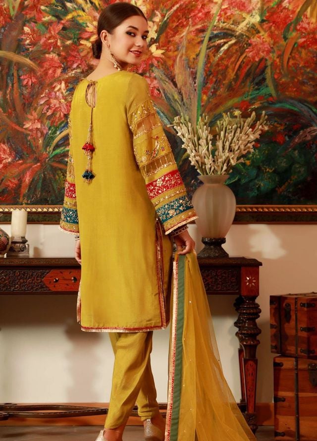 Zaaviay Pret Embroidered Raw Silk 3 Piece Suit Mehendi Ki Raat