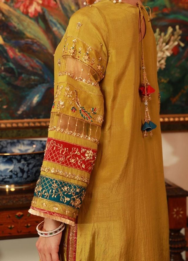 Zaaviay Pret Embroidered Raw Silk 3 Piece Suit Mehendi Ki Raat
