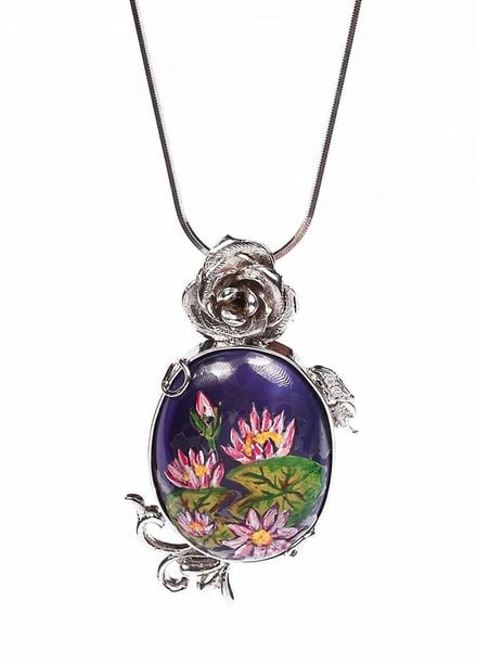 Zouhaira Suits Pendants Lotus Pond