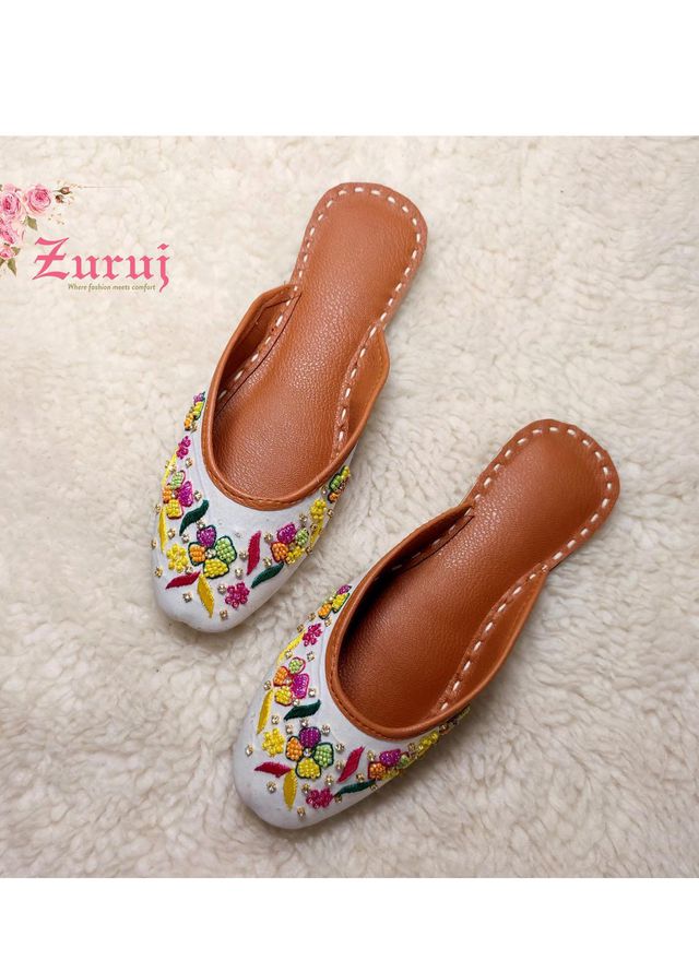 Zuruj Festive Style   Backless Khussay JU-180
